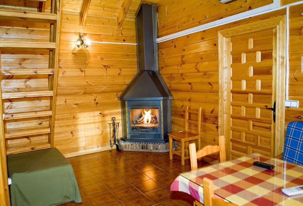 Cabana De Madera La Encina Burunchel Buitenkant foto